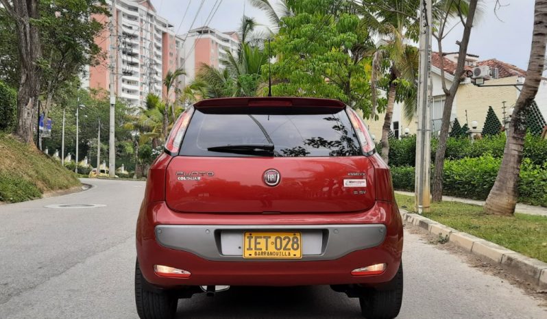 Fiat Punto versión full Essence 1.6cc – 2015 lleno