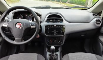 Fiat Punto versión full Essence 1.6cc – 2015 lleno