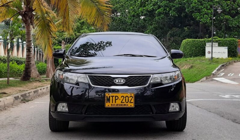 Kia Cerato Forte MT – 2013 lleno