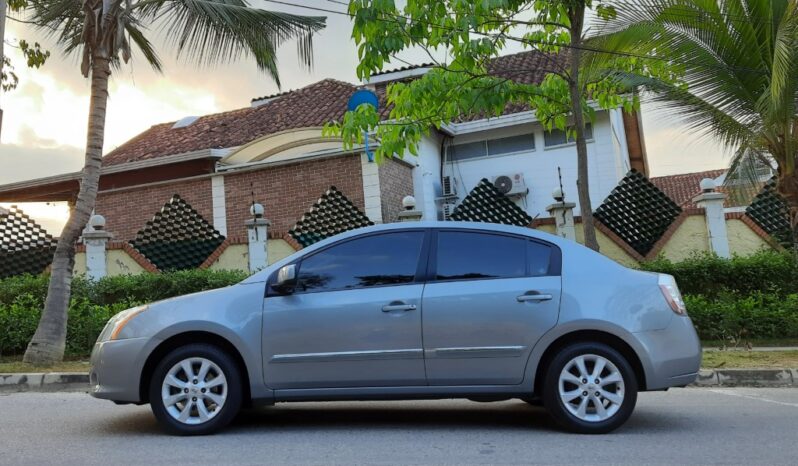 Nissan Sentra Versión SE 2.0, mecánico – 2013, en impecable estado! lleno