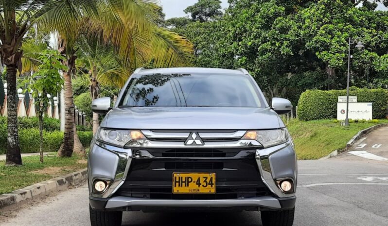Mitsubishi Outlander nueva versión “Kaiteki” 4×2 Aut lleno