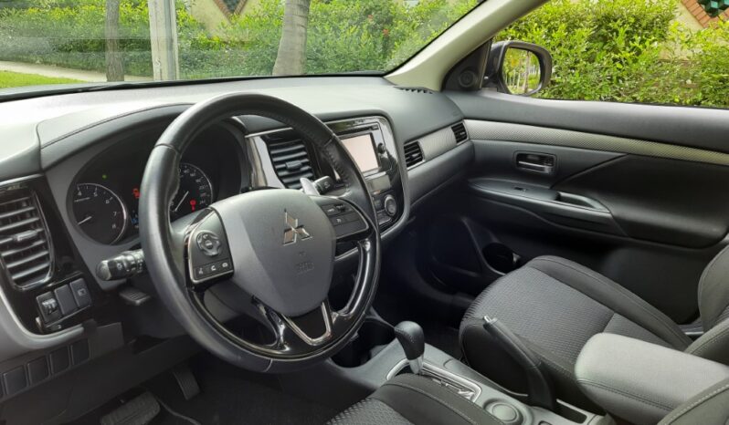 Mitsubishi Outlander nueva versión “Kaiteki” 4×2 Aut lleno