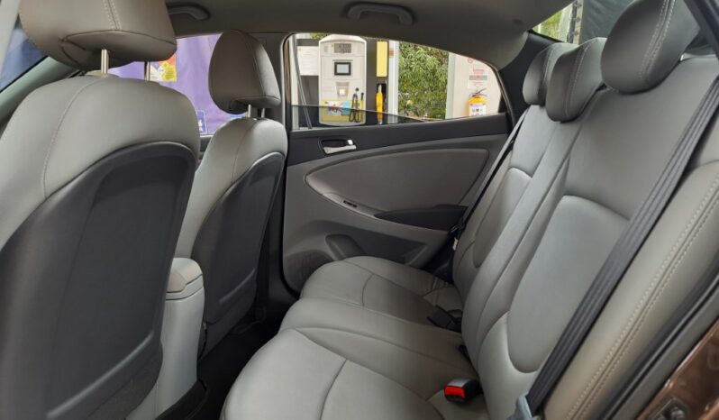 Hyundai Accent i25 1.6cc – 2017 lleno