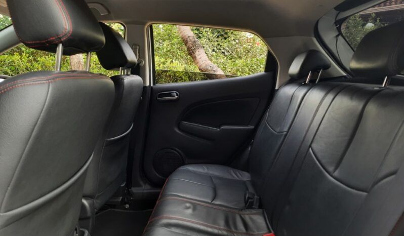 Mazda 2 Hatchback Mec – 2014 lleno