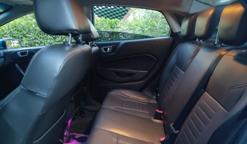 Ford Fiesta Titanium sedán Aut – 2015 lleno