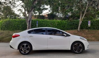 Kia Cerato Pro SUMMA Aut – 2016 lleno
