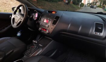 Kia Cerato Pro SUMMA Aut – 2016 lleno