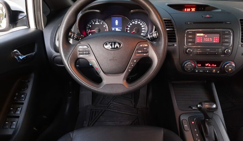 Kia Cerato Pro SUMMA Aut – 2016 lleno