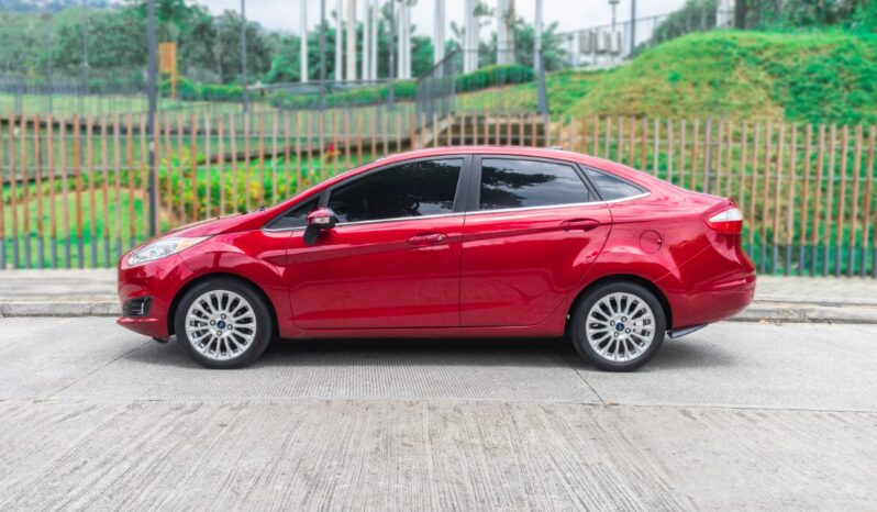 Ford Fiesta Sedán Titanium 2015 lleno