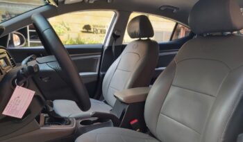 Hyundai Elantra 1.6 Aut – 2017 lleno