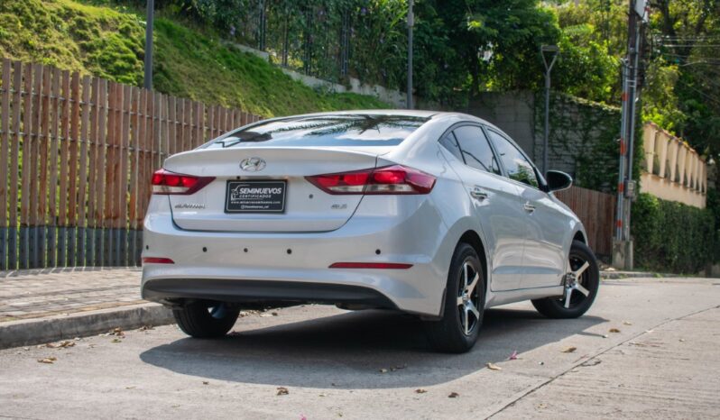 Hyundai Elantra 1.6 Aut – 2017 lleno
