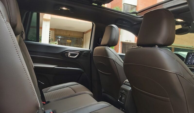 Jeep commander overland 7 puestos – 2023 lleno