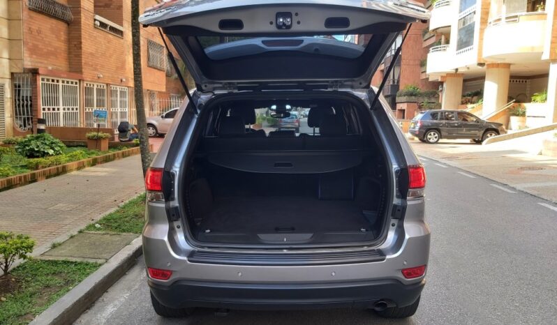 Jeep Grand Cherokee 4×4 Laredo – 2020 lleno
