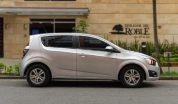 Chev Sonic Hatchback Mec – 2013 lleno