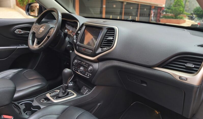 Jeep Cherokee Longitude 4×4 Automática – 2015 lleno