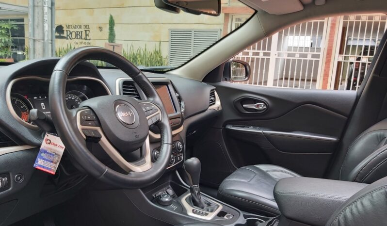 Jeep Cherokee Longitude 4×4 Automática – 2015 lleno