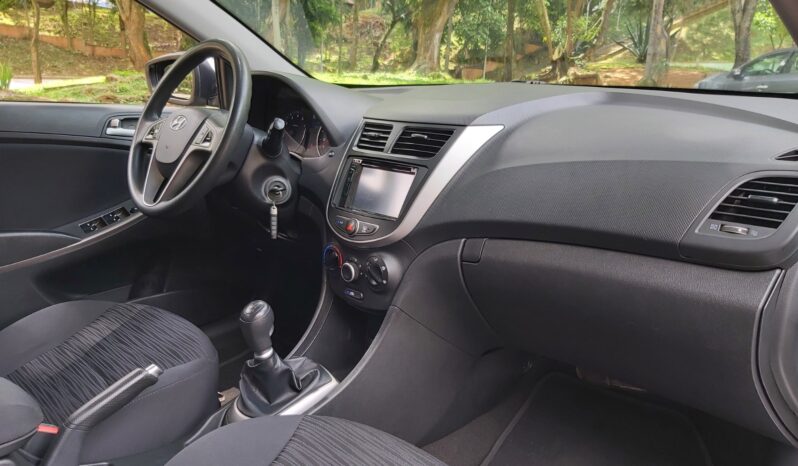 Hyundai Accent i25 Sedan 1.400cc – 2016 lleno
