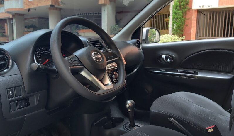 Nissan March Automático – 2023 lleno