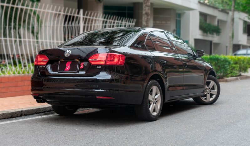 Volkswagen Jetta 2.5cc  Trendline Automático – 2011 lleno