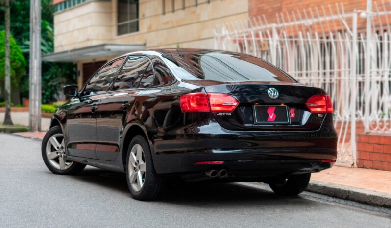Volkswagen Jetta 2.5cc  Trendline Automático – 2011 lleno
