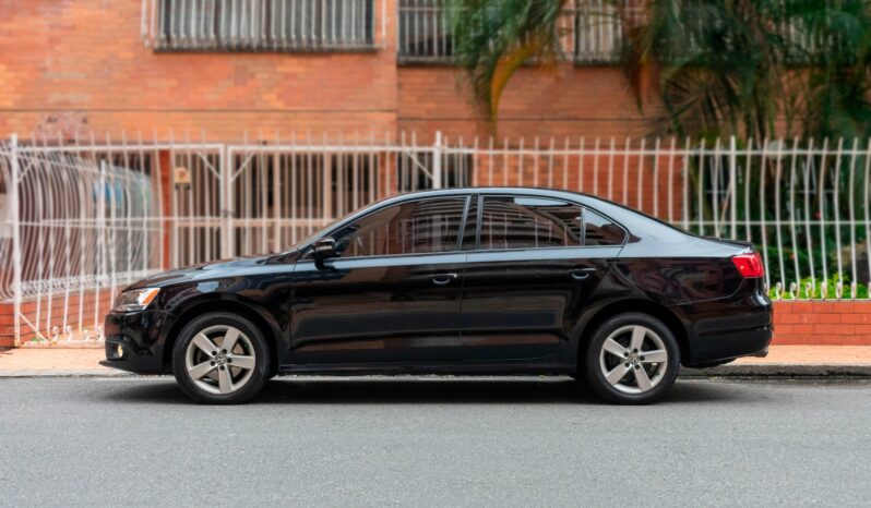Volkswagen Jetta 2.5cc  Trendline Automático – 2011 lleno