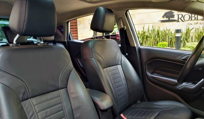 Ford Fiesta Hatchback  Titanium Automático – 2016 lleno