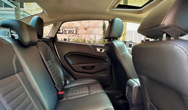 Ford Fiesta Sedán Titanium Automático – 2014 lleno