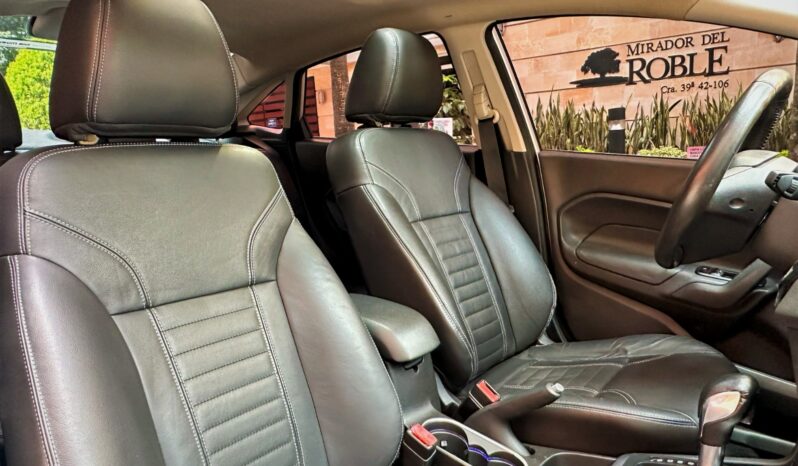 Ford Fiesta Sedán Titanium Automático – 2014 lleno