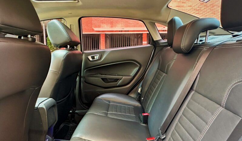 Ford Fiesta Sedán Titanium Automático – 2014 lleno