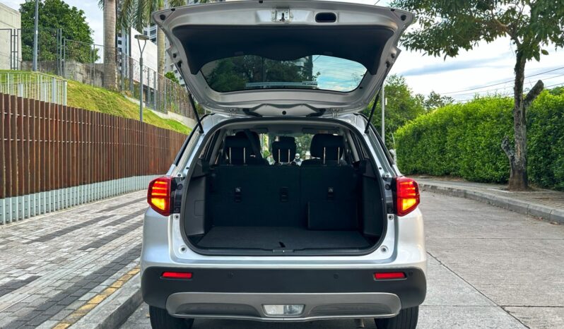 Suzuki Vitara Live 4×2 Mecánica – 2023 lleno