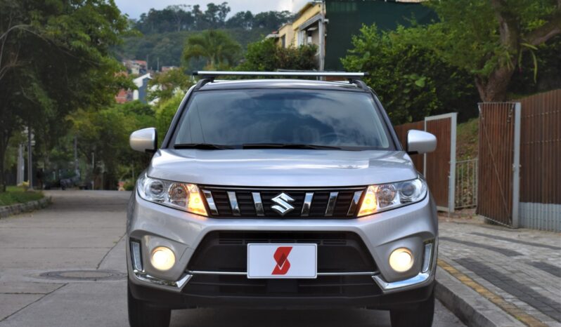 Suzuki Vitara Live 4×2 Mecánica – 2023 lleno