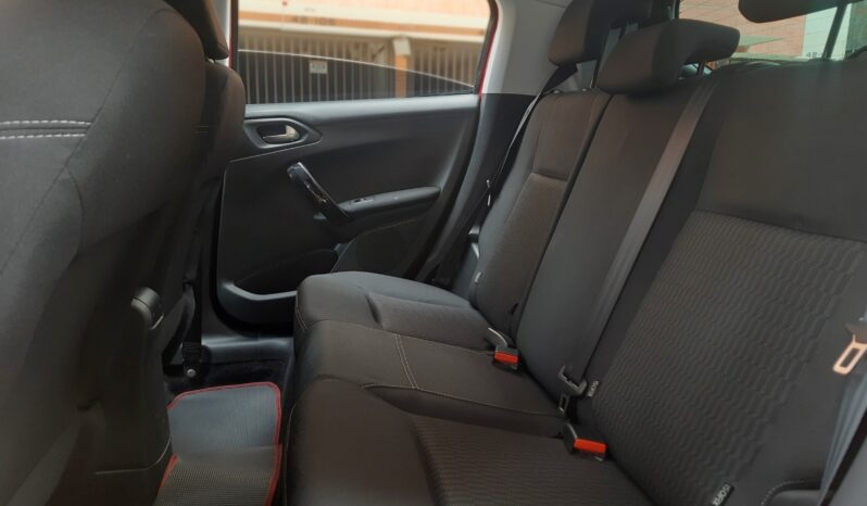 Peugeot 208 Automático VTi 1.6cc – 2017 lleno