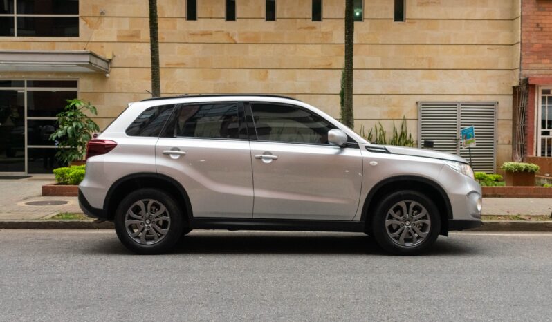 Suzuki Vitara Live 4×2 Automática – 2023 lleno