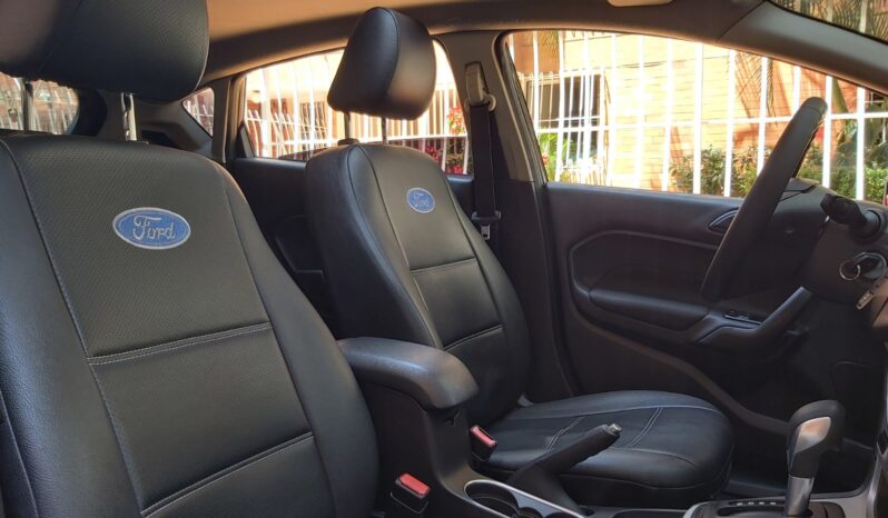 Ford Fiesta Hatchback SE Automático – 2015 lleno