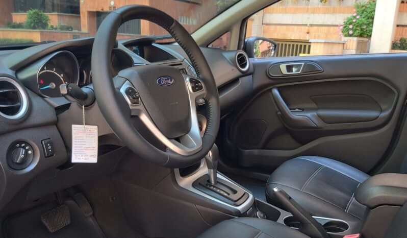 Ford Fiesta Hatchback SE Automático – 2015 lleno