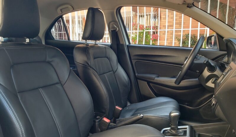 Suzuki Swift Sedán Automático – 2019 lleno