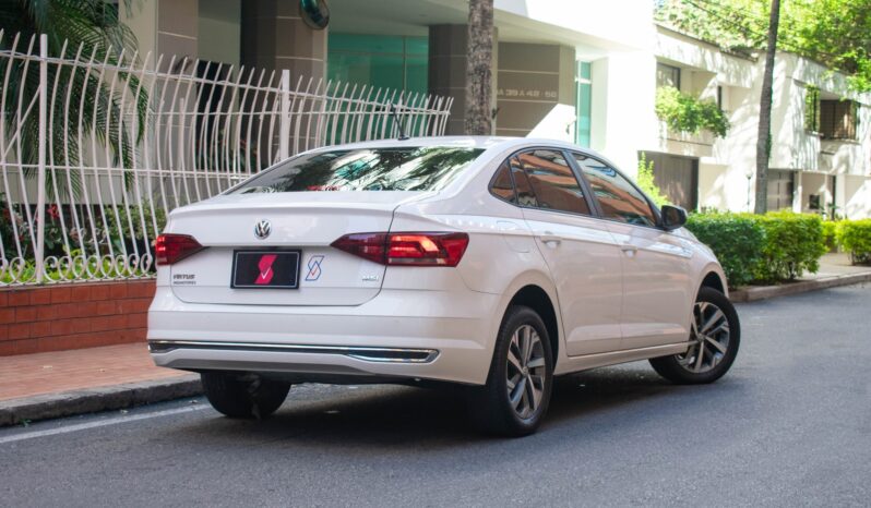 Volkswagen Virtus versión  Highline 1.6cc  Automático – 2021 lleno
